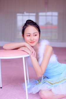 《肉体偿还》在线观看
